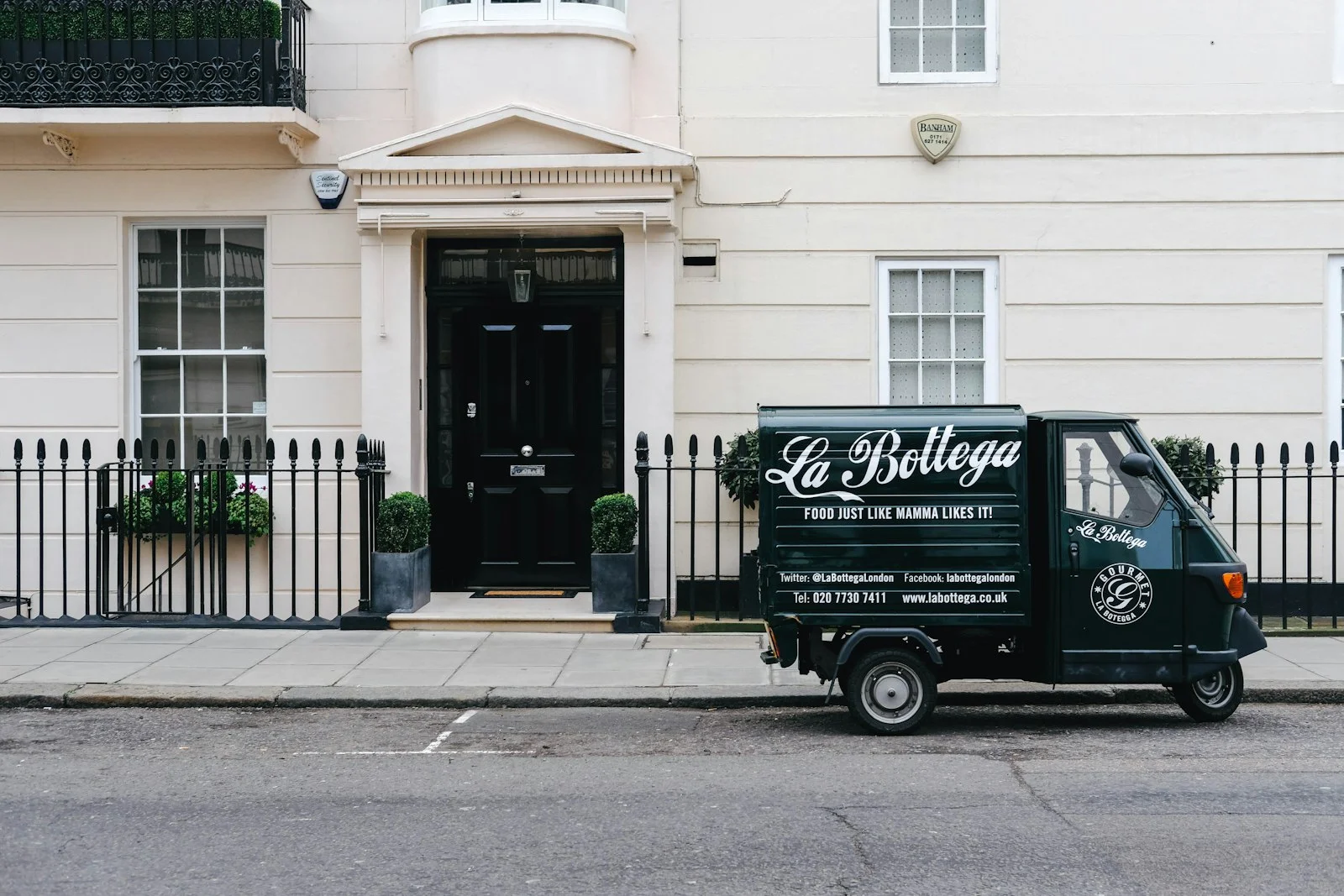 How Much Is Same Day Delivery UK 2026? Full Price Guide & Tips